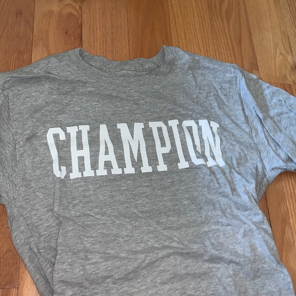 Men’s size small champion tee